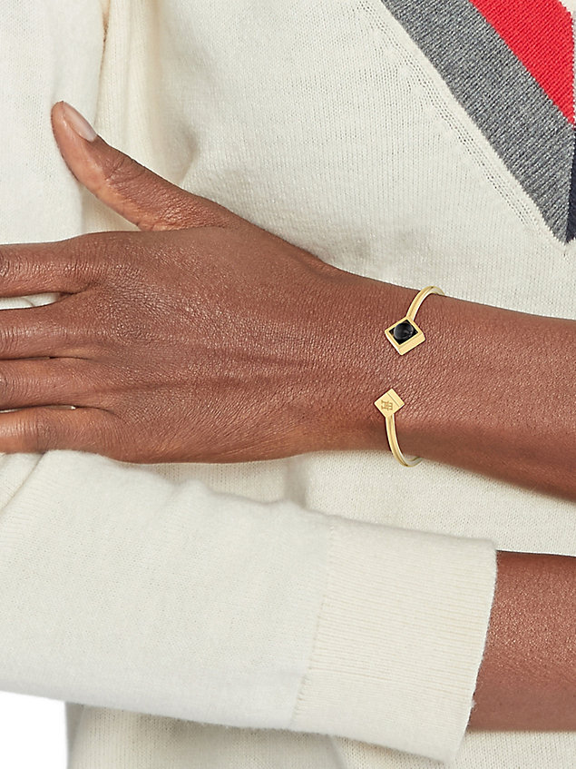bracelet en forme de c en plaqué or et onyx gold pour femmes tommy hilfiger
