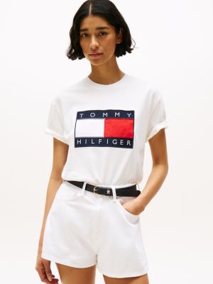 white hilfiger sailing flag badge t-shirt for adults gender inclusive tommy hilfiger