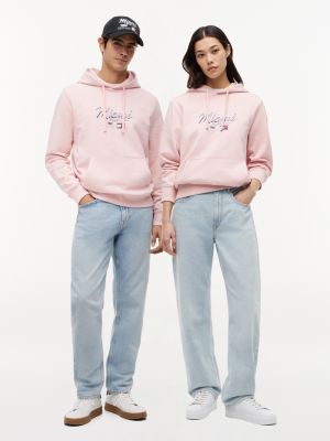 sudadera th x cadillac formula 1® team miami con capucha rosa de diseño inclusivo para adultos tommy hilfiger