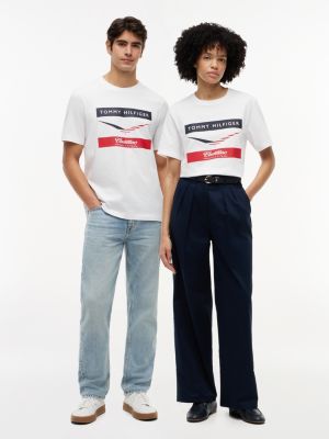 white th x cadillac formula 1® team chevron t-shirt for adults gender inclusive tommy hilfiger