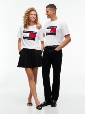 white th x cadillac formula 1® team flag graphic t-shirt for adults gender inclusive tommy hilfiger