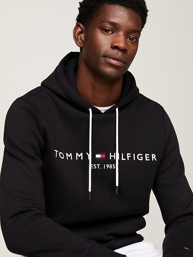 black logo-hoodie aus flex-fleece für herren - tommy hilfiger