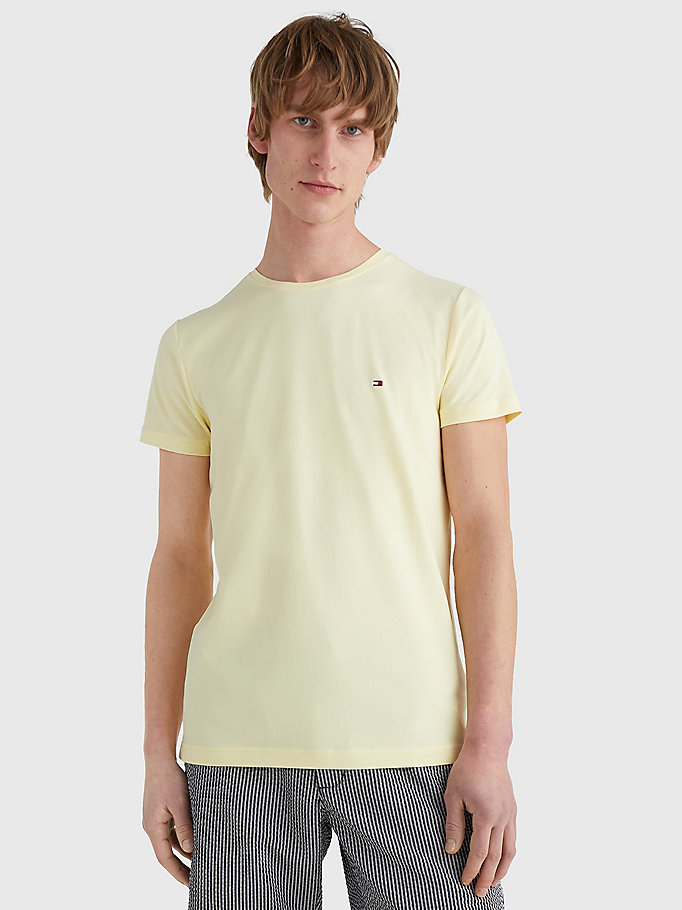 geel slim fit t-shirt met geborduurde vlag voor heren - tommy hilfiger