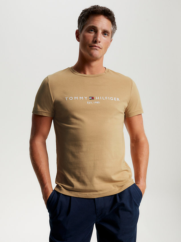 camiseta de corte slim con logo bordado khaki de hombres tommy hilfiger