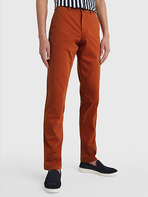 chino slim bleecker effet satiné rouge pour hommes tommy hilfiger
