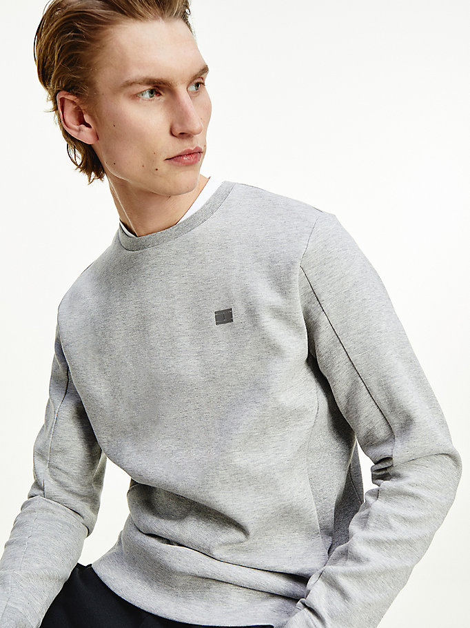 grau essential sweatshirt mit monogramm-patch für herren - tommy hilfiger