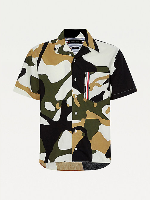 grün kurzarm-hemd mit auffälligem camouflage-print für herren - tommy hilfiger