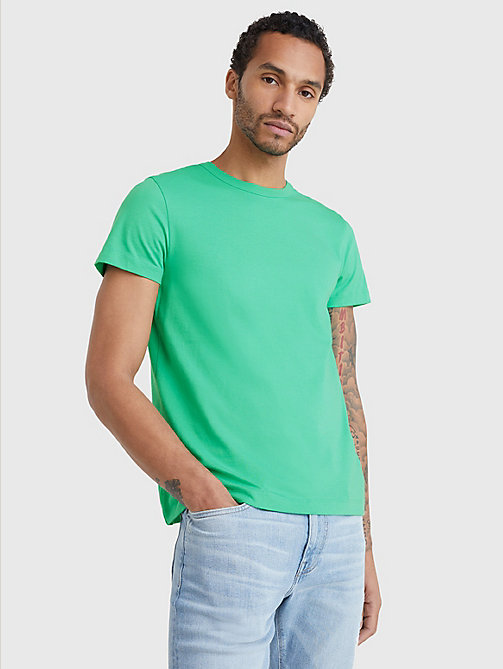 t-shirt à écusson drapeau sur la manche vert pour hommes tommy hilfiger