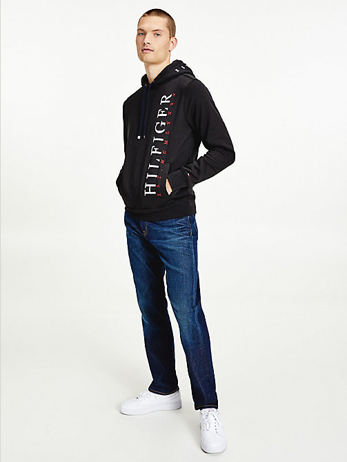 schwarz hoodie aus flex-fleece mit vertikalem logo für herren - tommy hilfiger