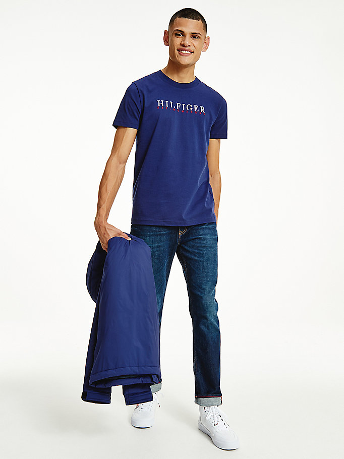 blau t-shirt aus bio-baumwolle mit grafik-logo für men - tommy hilfiger