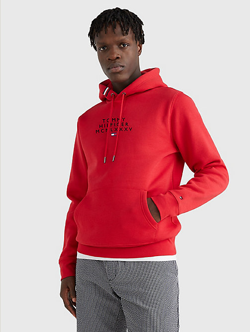 rot hoodie mit grafischem logo für herren - tommy hilfiger