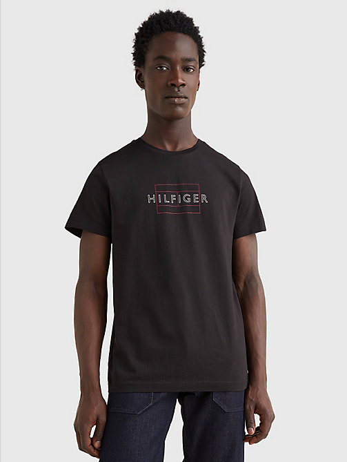 t-shirt in cotone biologico con logo nero da men tommy hilfiger