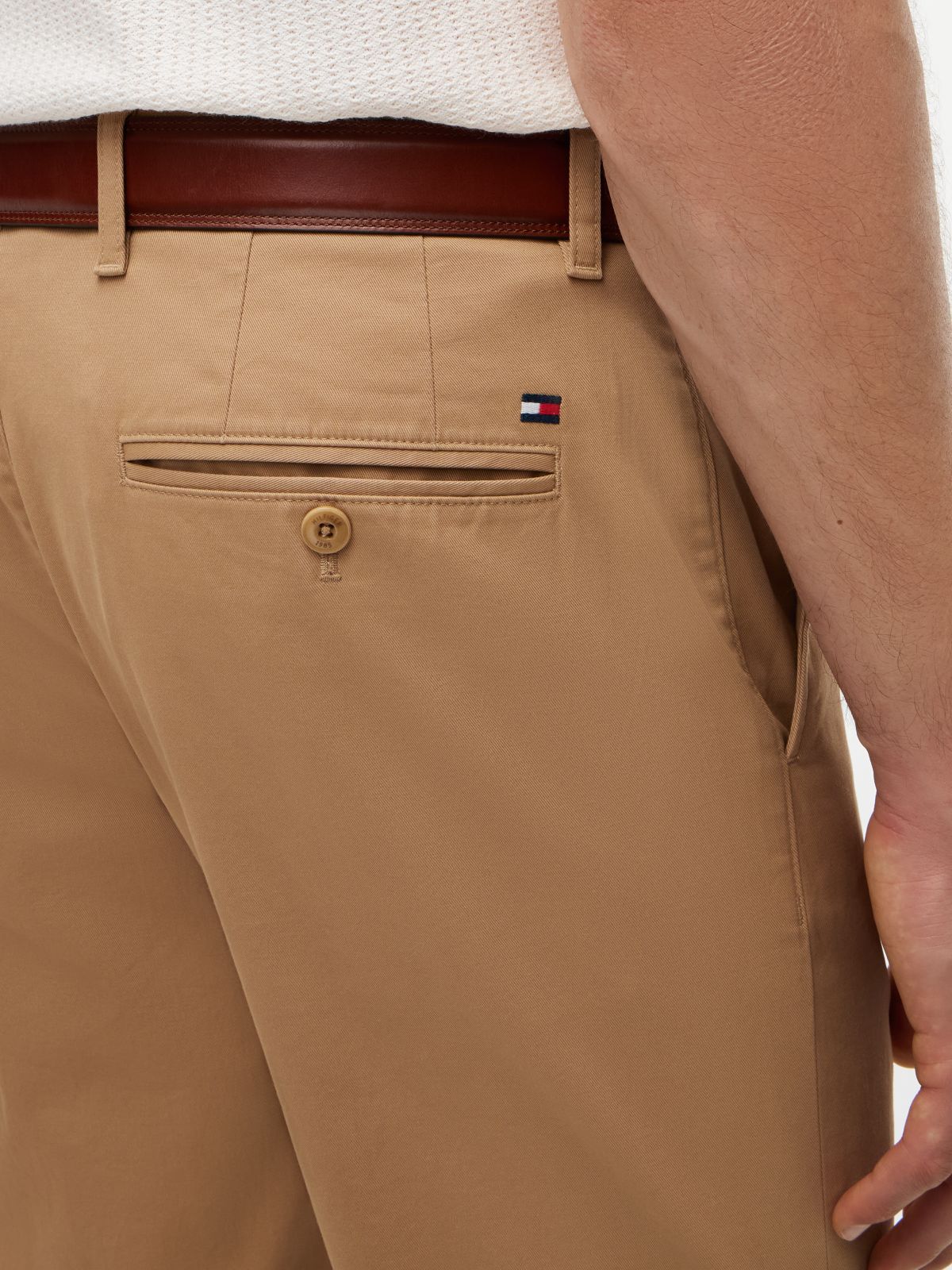 1985 Denton Slim Straight Leg Chinos — Brown