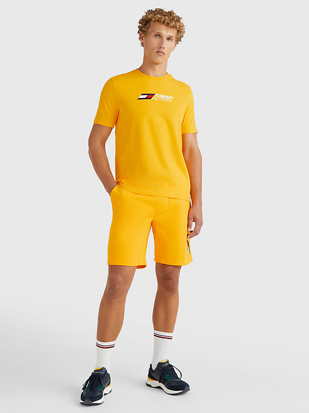 yellow sport essential t-shirt met logo voor heren - tommy hilfiger