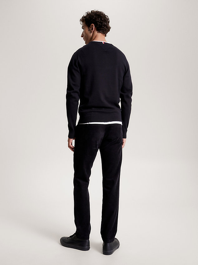 black regular fit pullover mit v-ausschnitt für herren - tommy hilfiger