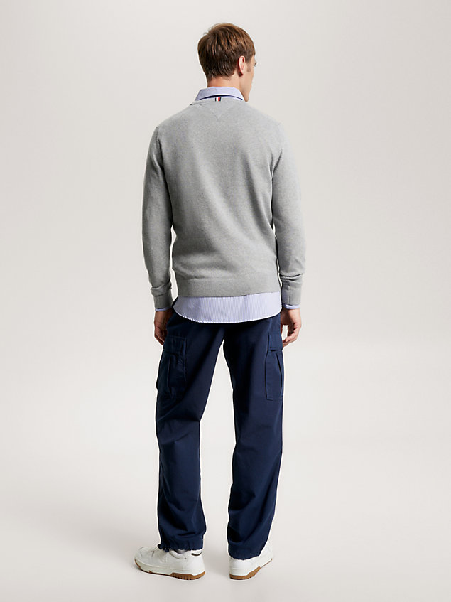 grey regular fit trui met v-hals voor heren - tommy hilfiger