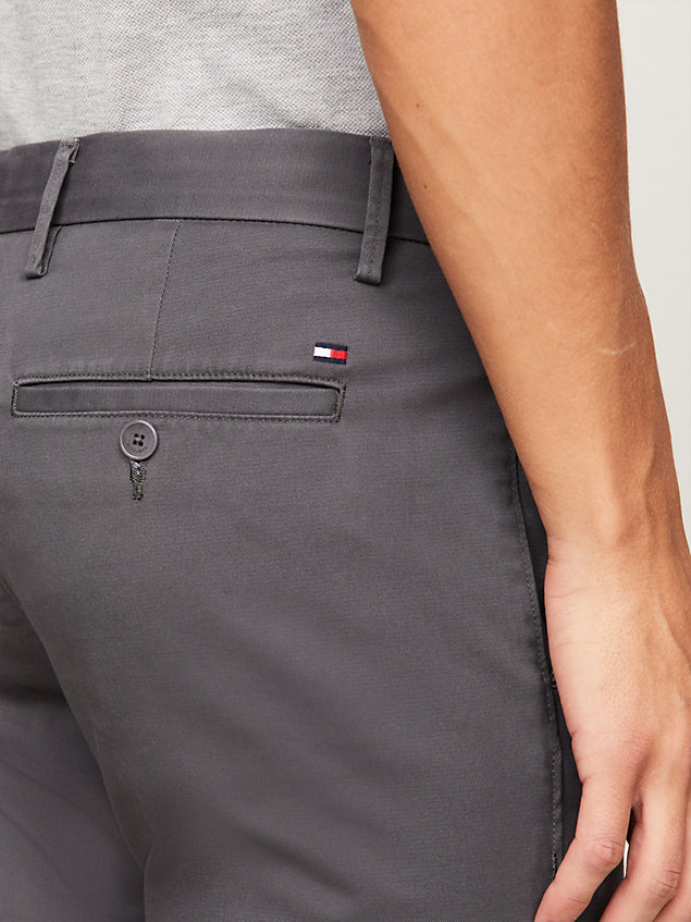 chino bleecker en coton stretch grey pour hommes tommy hilfiger
