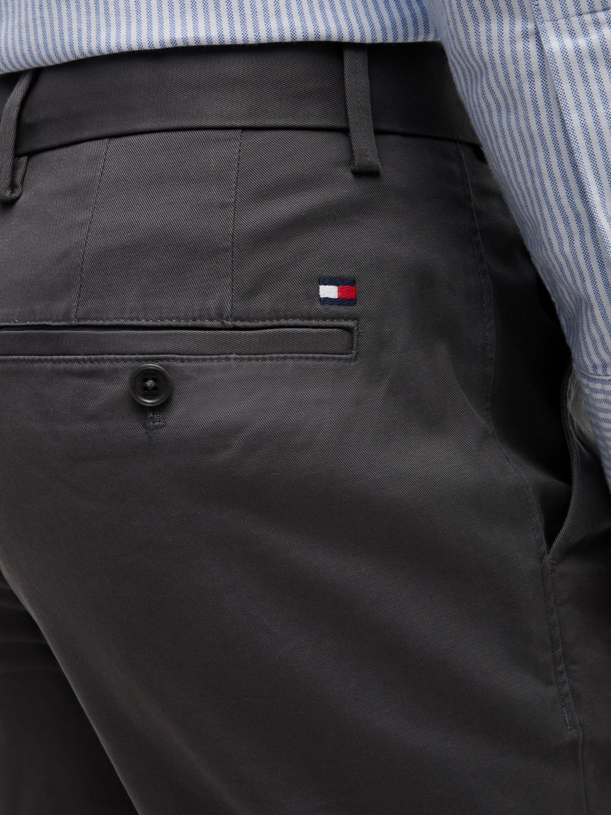 1985 Denton Slim Straight Leg Chinos — Grey