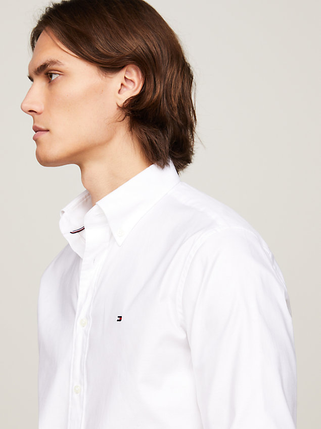 white regular fit oxford-hemd mit stretch für herren - tommy hilfiger