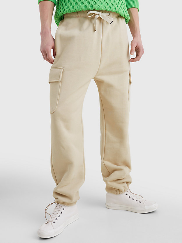 LIGHT SANDALWOOD Crest Relaxed Fit Cargo Joggers for men TOMMY HILFIGER