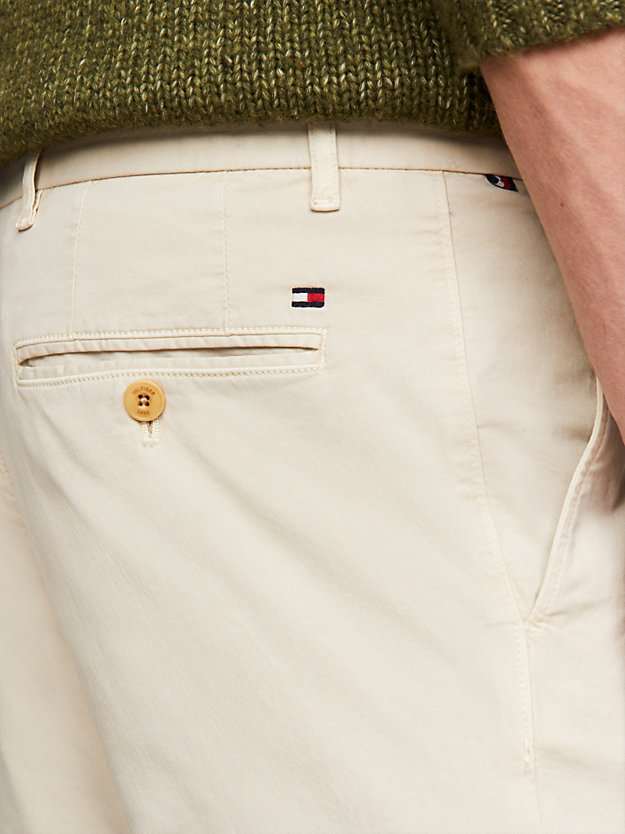 BLEACHED STONE Premium Denton Fitted Straight Chinos for men TOMMY HILFIGER