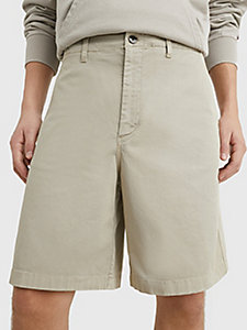 beige garment-dyed gabardine wide leg bermuda shorts for men tommy hilfiger
