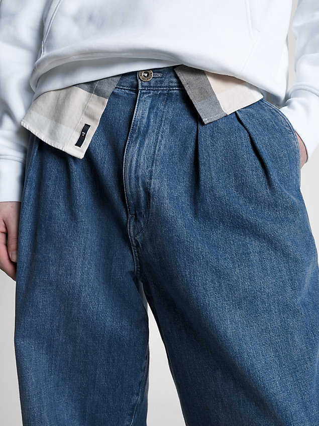denim relaxed jeans mit krempelsaum für herren - tommy hilfiger