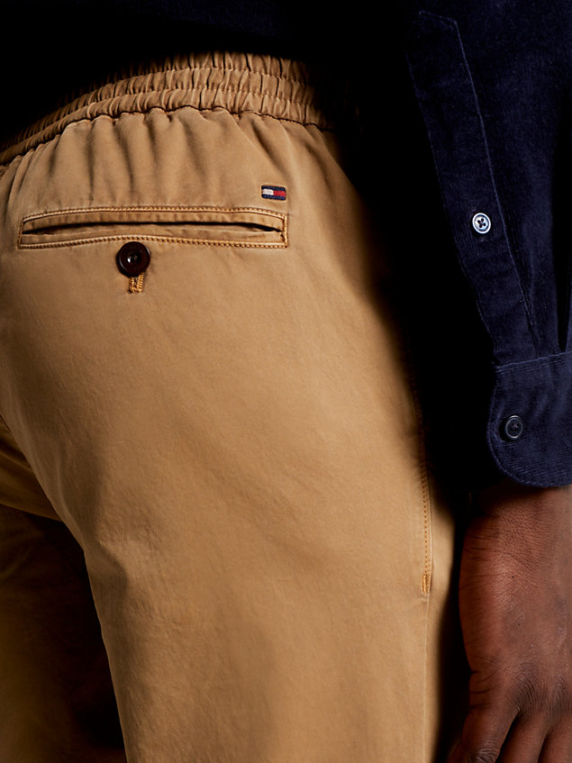 pantalon chelsea premium teint en plongée brown pour hommes tommy hilfiger