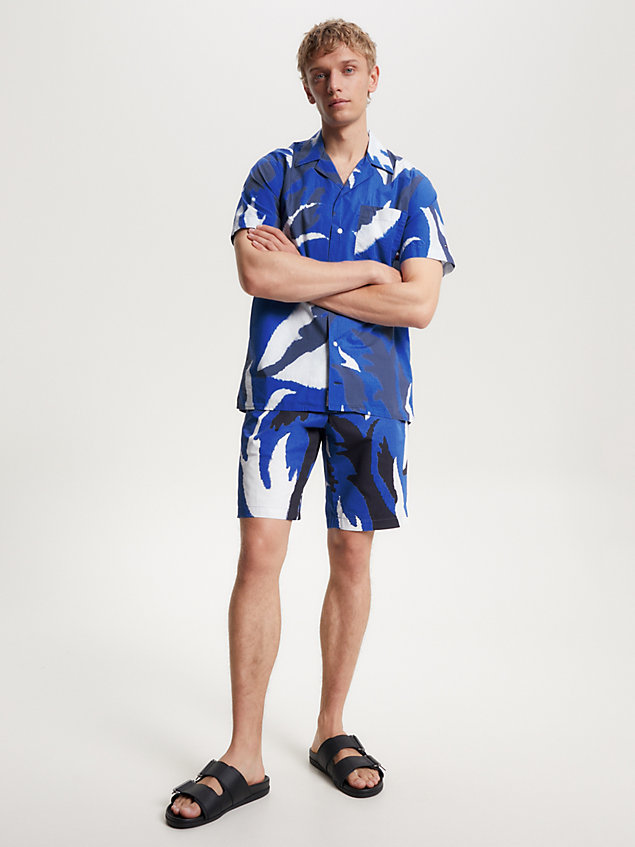 blue harlem relaxed fit popeline-shorts mit print für herren - tommy hilfiger
