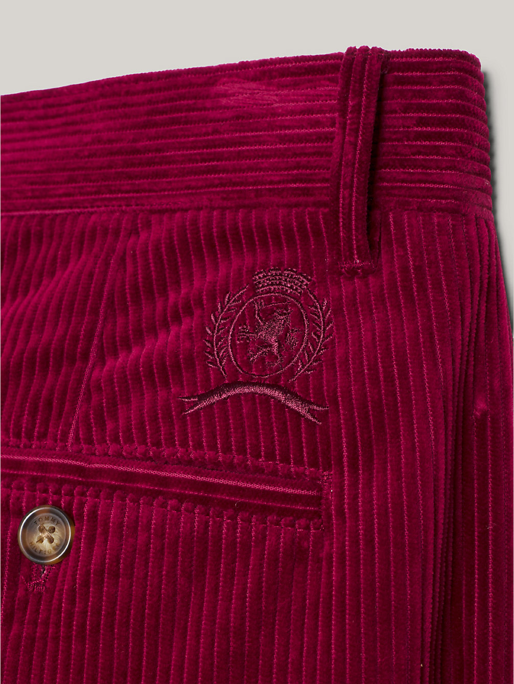 pantalón chino de pana con escudo red de hombre tommy hilfiger