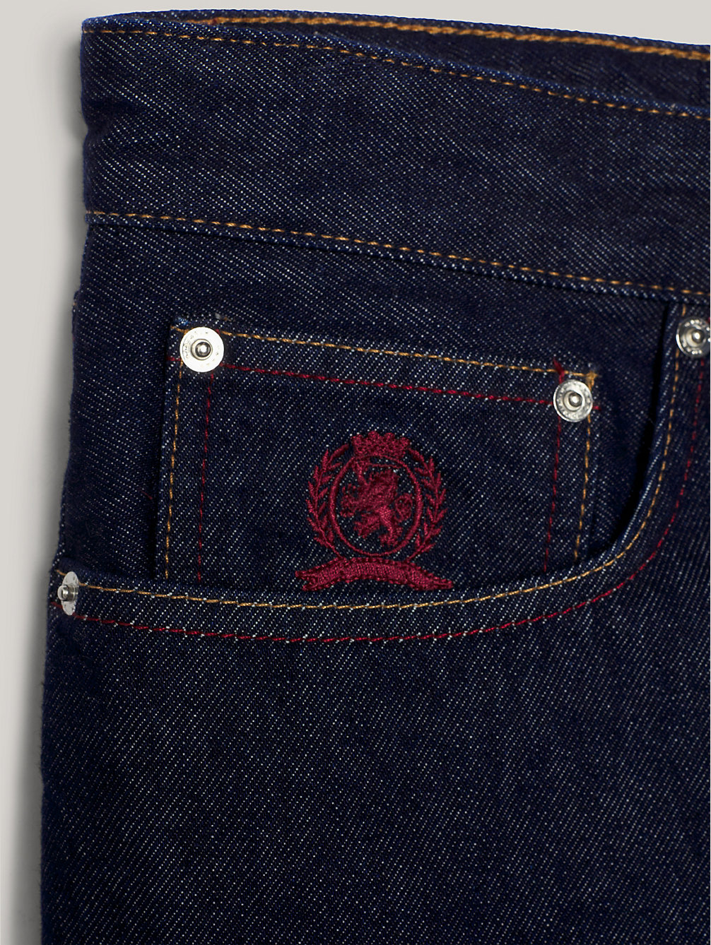 purple regular fit jeans met omslag en thc-embleem voor heren - tommy hilfiger