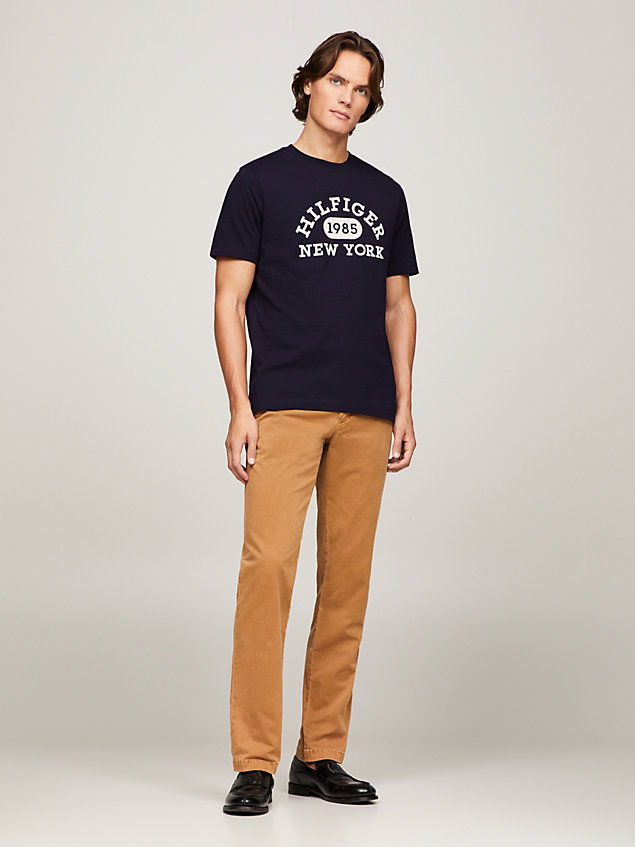 blue hilfiger monotype t-shirt mit college-logo für herren - tommy hilfiger