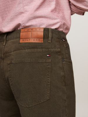 khaki denton garment-dyed straight 5-pocket chino voor heren - tommy hilfiger