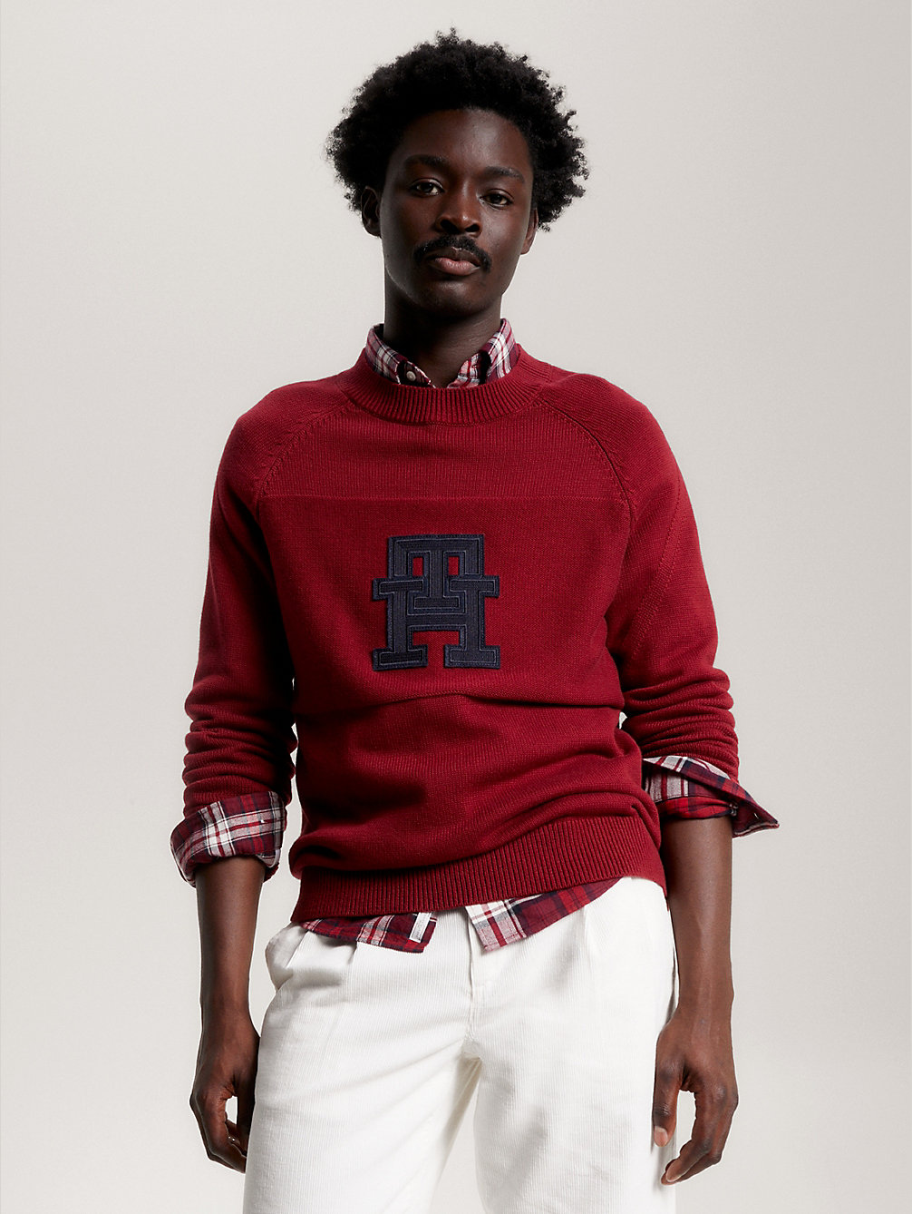 pull oversize à monogramme th red pour hommes tommy hilfiger