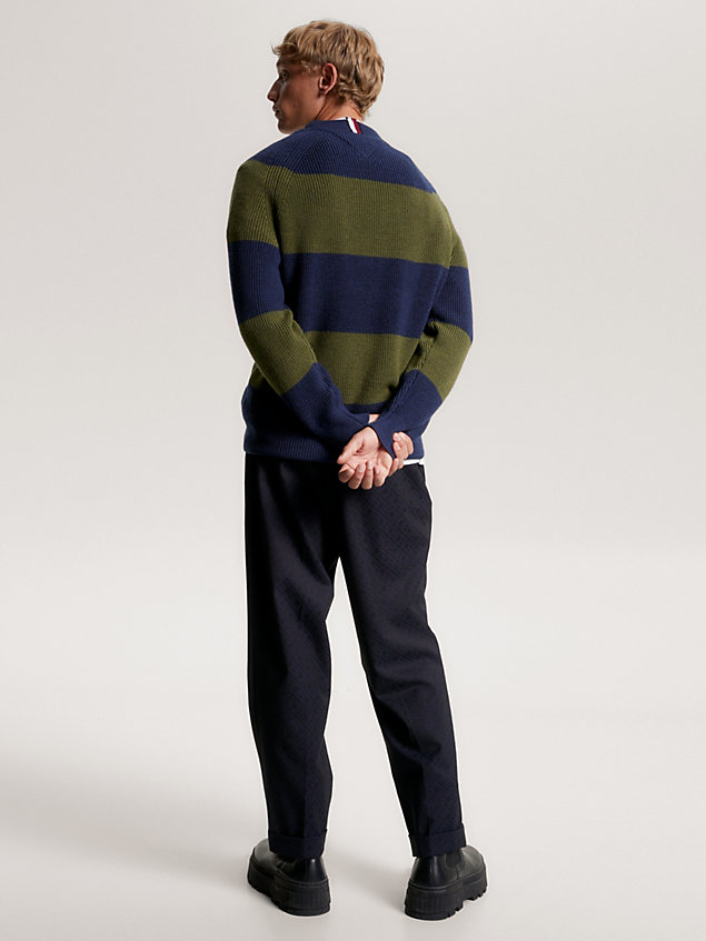 blue luźny sweter z półgolfem i blokami kolorów dla mężczyźni - tommy hilfiger