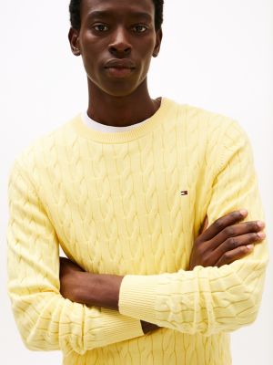 jersey de punto trenzado con cuello redondo amarillo de hombres tommy hilfiger
