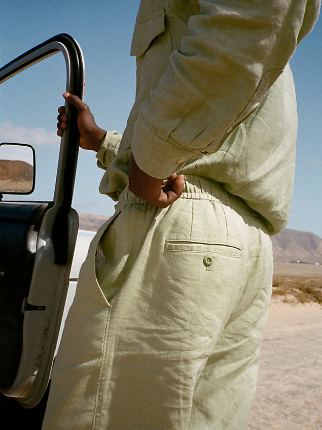 green lekkie spodnie tommy hilfiger × vacation z szerokimi nogawkami dla mężczyźni - tommy hilfiger