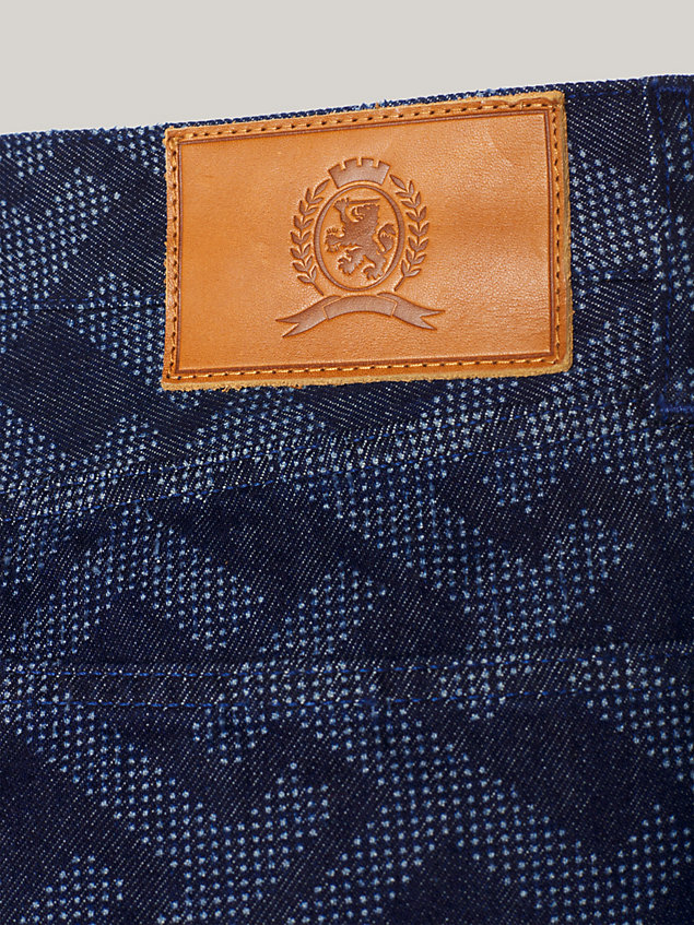jeans regular fit con stemma e monogrammi blue da uomo tommy hilfiger