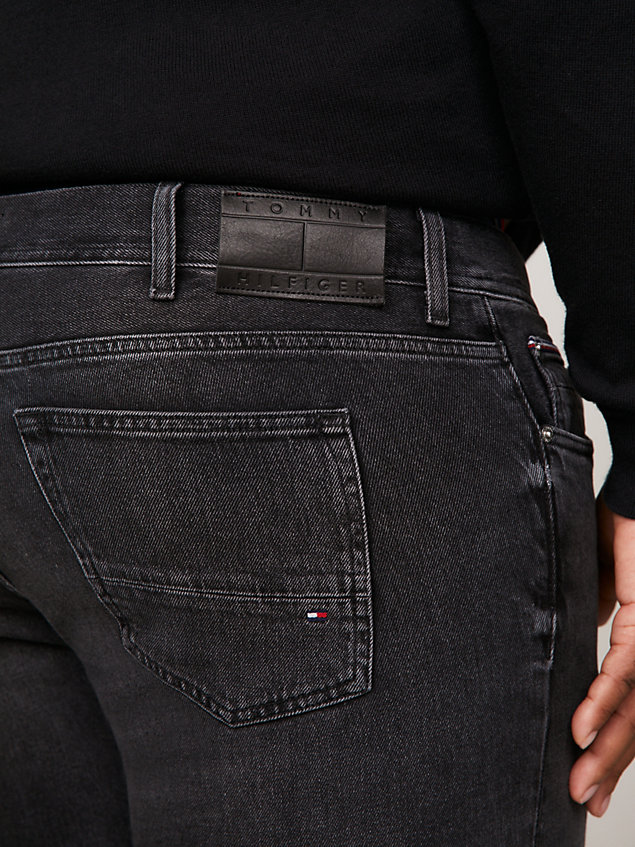 denim plus madison regular zwarte jeans voor heren - tommy hilfiger