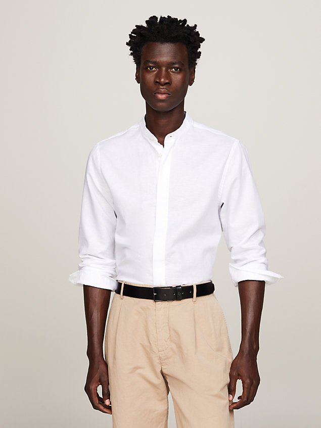 white regular fit dobby-hemd mit bandkragen für herren - tommy hilfiger