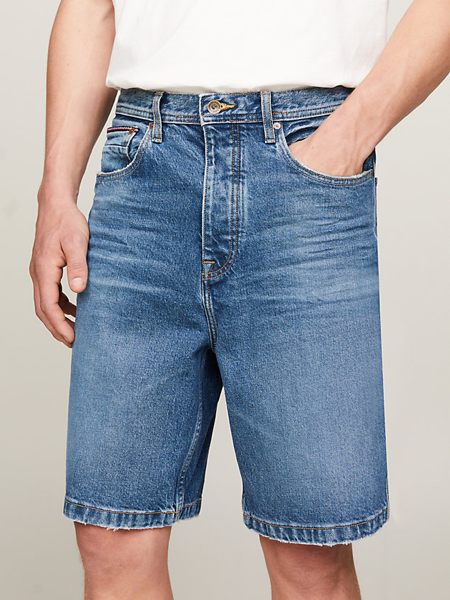 denim straight fit jeans-bermudashorts mit flag für herren - tommy hilfiger