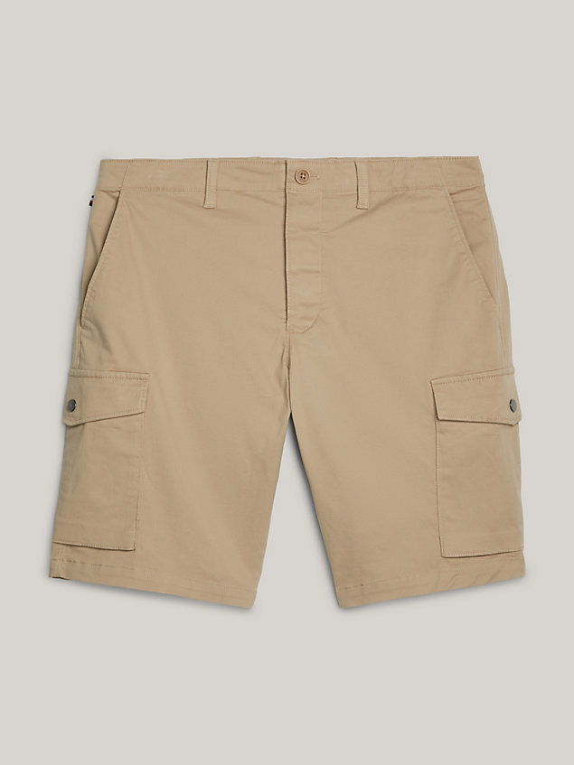 beige adaptive harlem relaxed cargo shorts for men tommy hilfiger