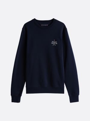 blau rundhals-sweatshirt mit wappen auf der brust für herren - tommy hilfiger