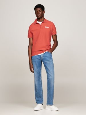 polo con logo bordado en cadeneta roja de hombres tommy hilfiger