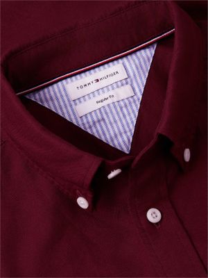 chemise oxford coupe standard boutonnée rouge pour hommes tommy hilfiger