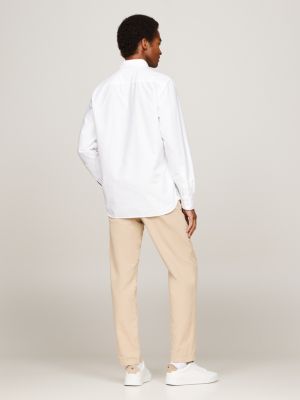 weiß regular fit oxford-hemd mit flag-stickerei für herren - tommy hilfiger