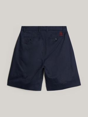 blau chino-shorts mit weitem bein und wappen für herren - tommy hilfiger