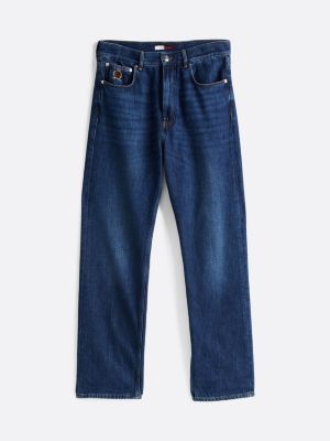 jean décontracté effet délavé à blason brodé bleu pour hommes tommy hilfiger