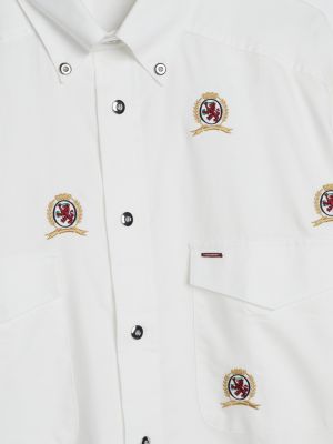 camisa de corte holgado con escudos bordados blanco de hombres tommy hilfiger