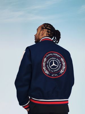 blauw tommy x mercedes f1 x cr varsity jack met ruglogo voor heren - tommy hilfiger